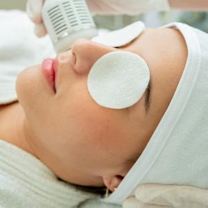 Hydrafacial with cryotherapy / Hydrafacial con crioterapia